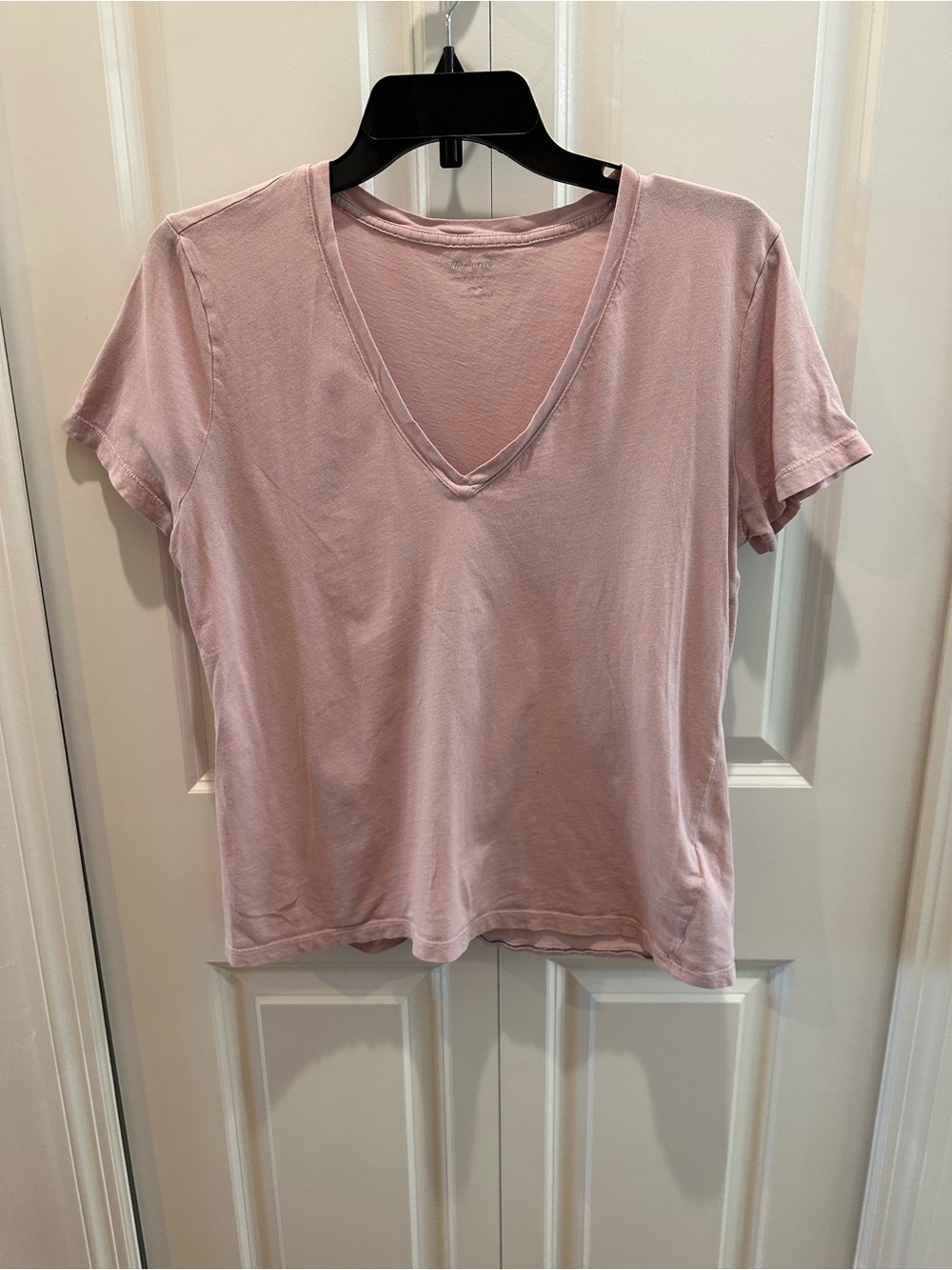 Madewell Women’s v-neck 100% cotton size L blush pink tee